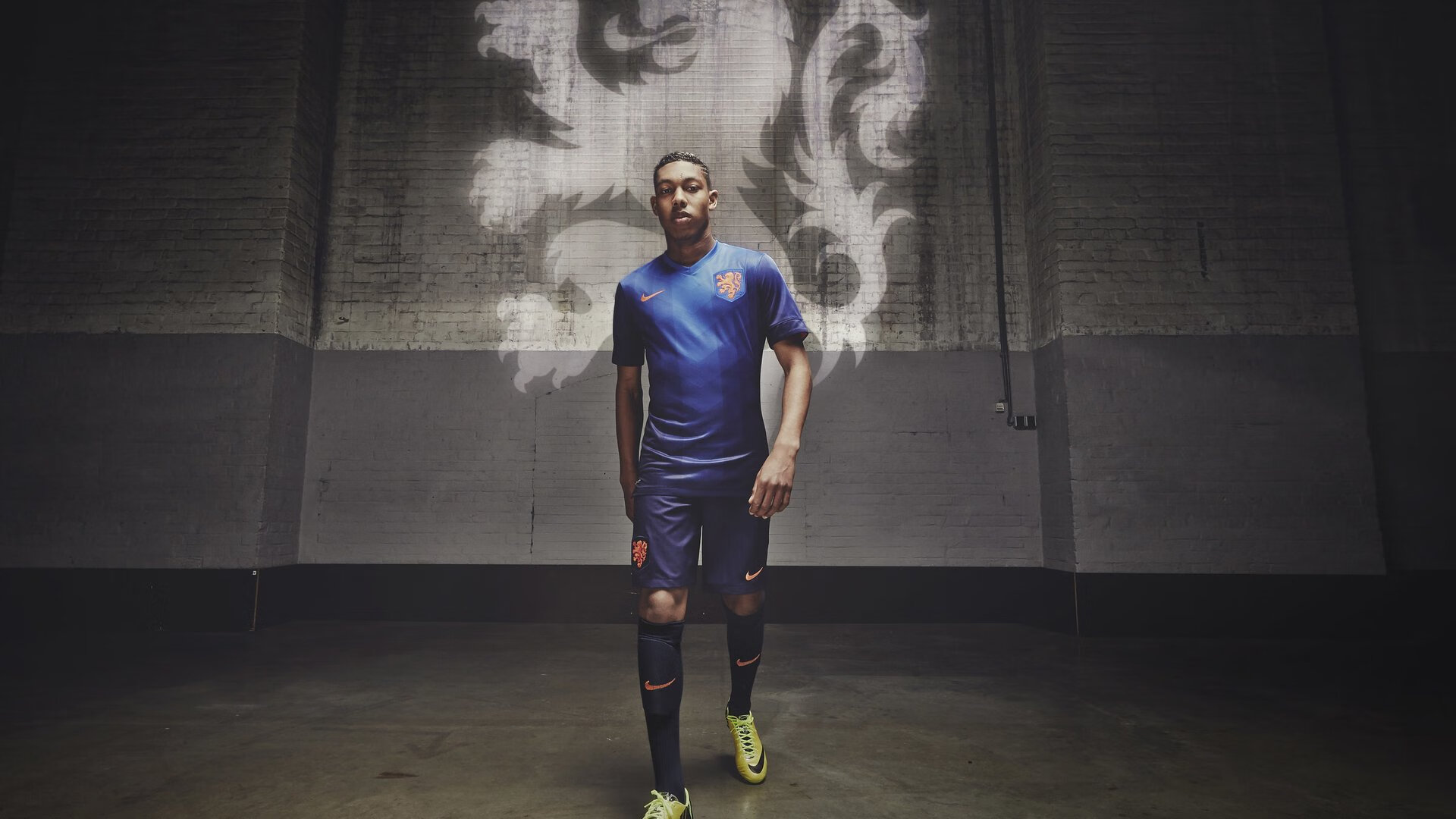 开云官方-决赛焦点 阿莱克西不惧强敌冲线，阿莱克西亚第一形态